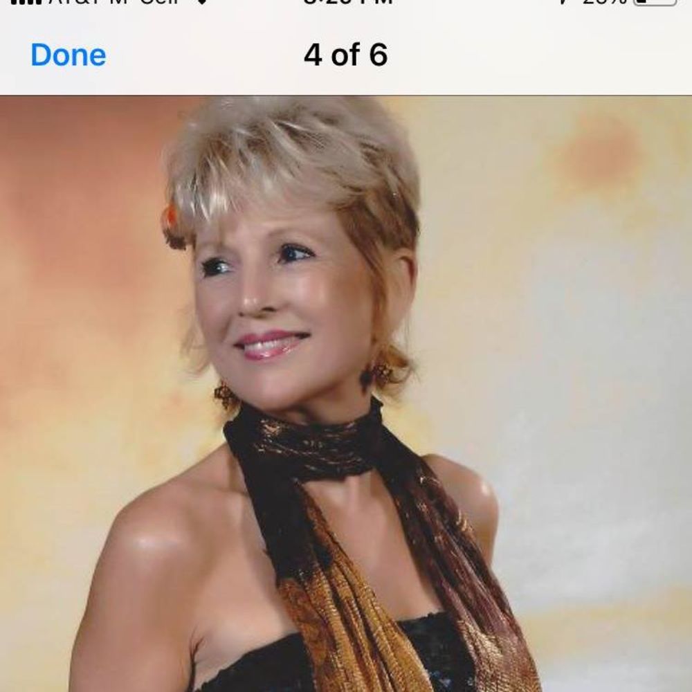 Meet your Posher, Julia